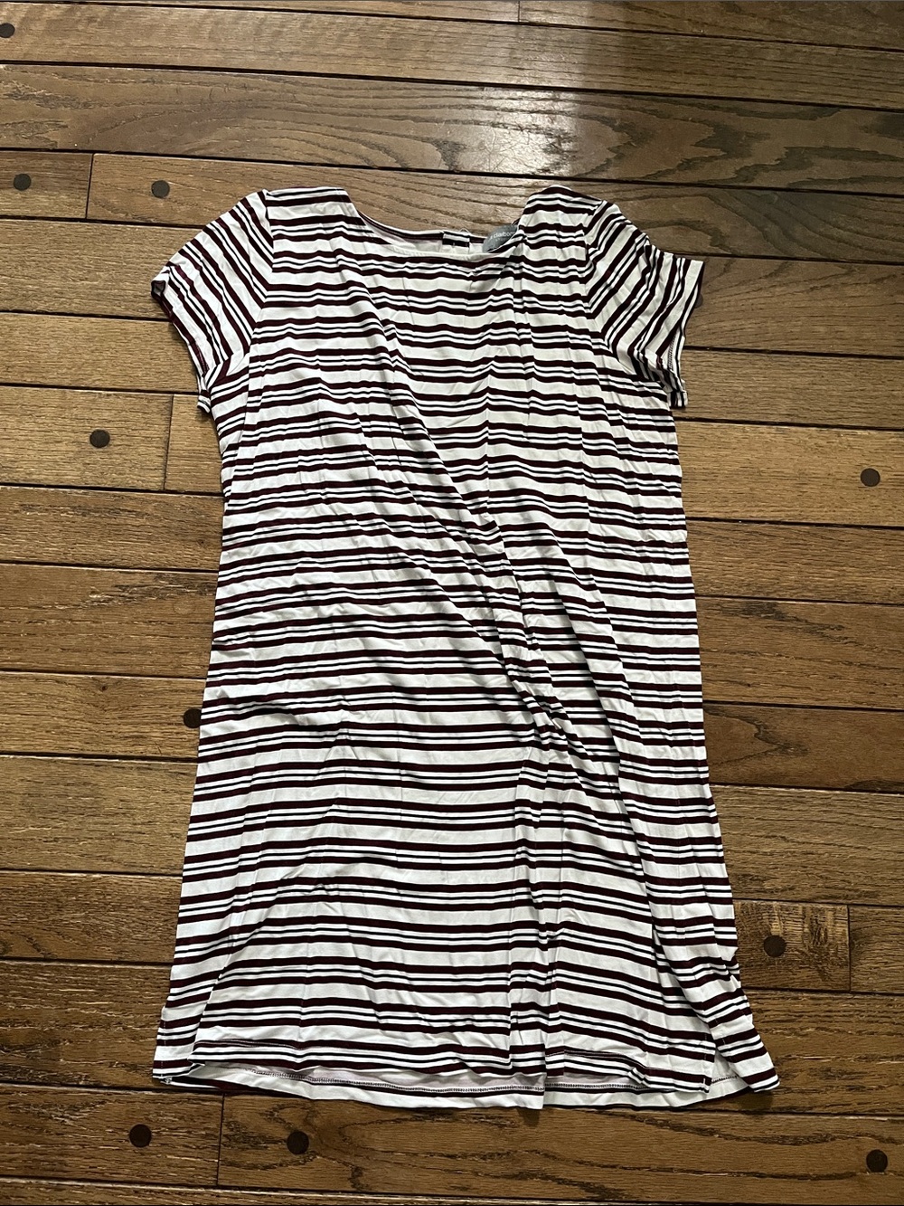 Liz Claiborne White and Burgundy Striped Short Sleeve Shift Dress